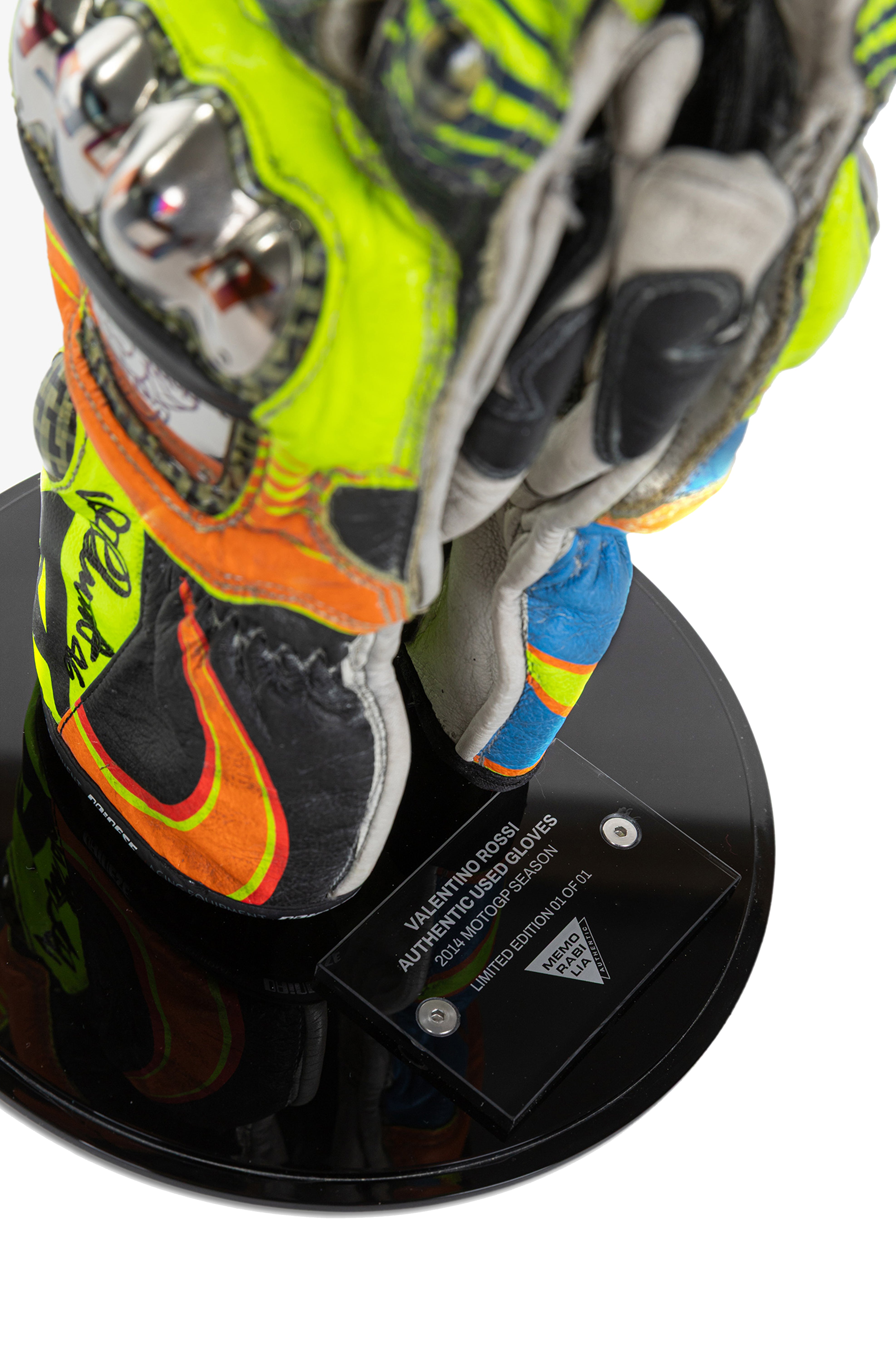 LOT 103 - VALENTINO ROSSI-2014 MOTOGP-MOVISTAR YAMAHA-GLOVES-USED-SIGNED