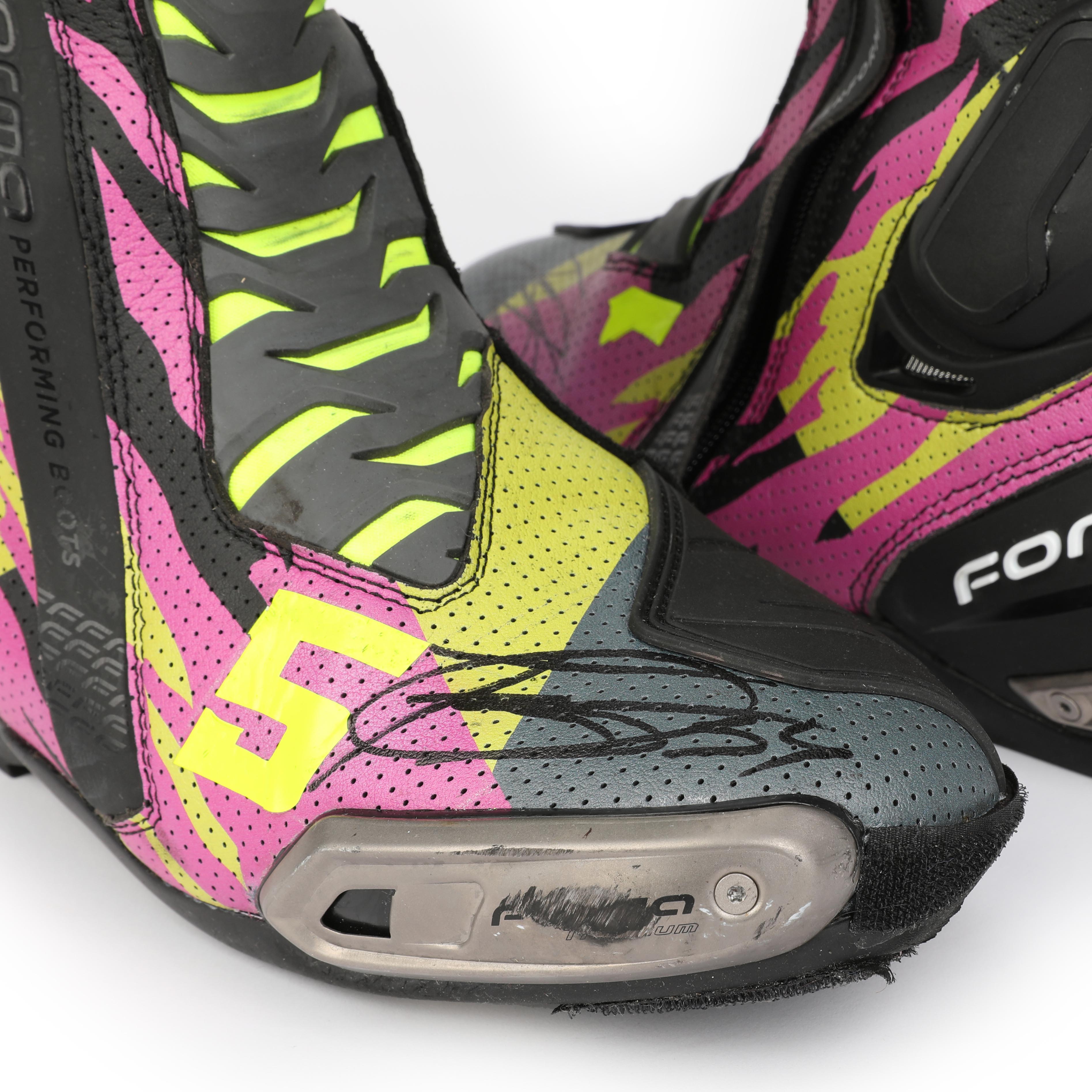 Botas usadas de carrera firmadas por Fermín Aldeguer – GP de España 2024