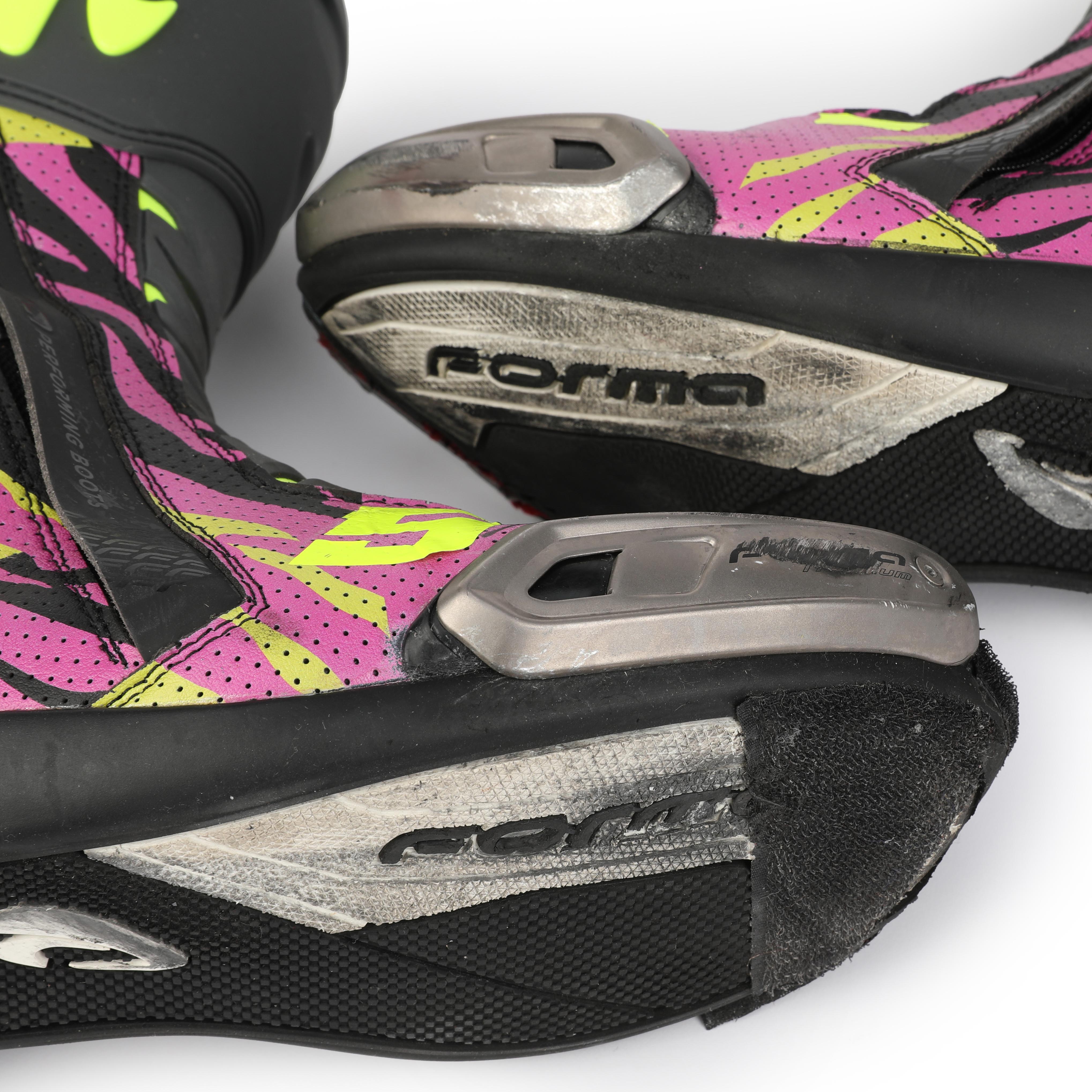 Botas usadas de carrera firmadas por Fermín Aldeguer – GP de España 2024