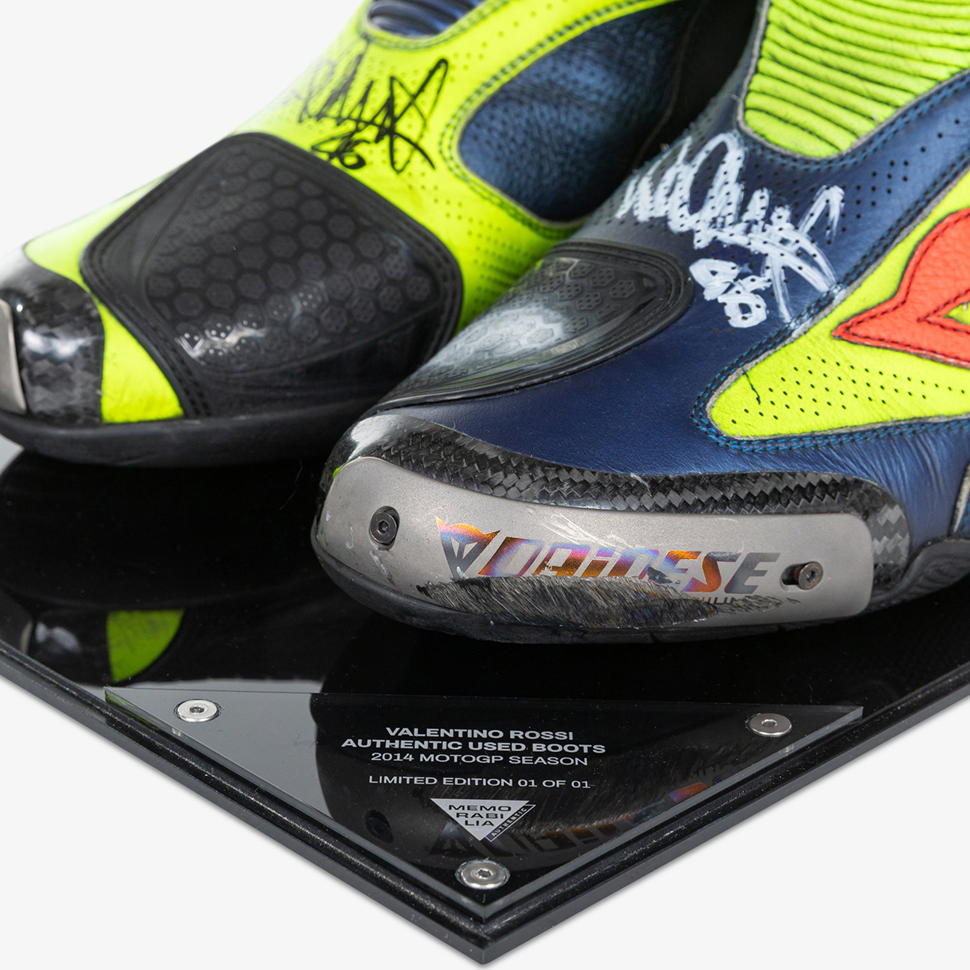 LOT 102 - VALENTINO ROSSI-2014 MOTOGP-MOVISTAR YAMAHA-BOOTS-USED-SIGNED
