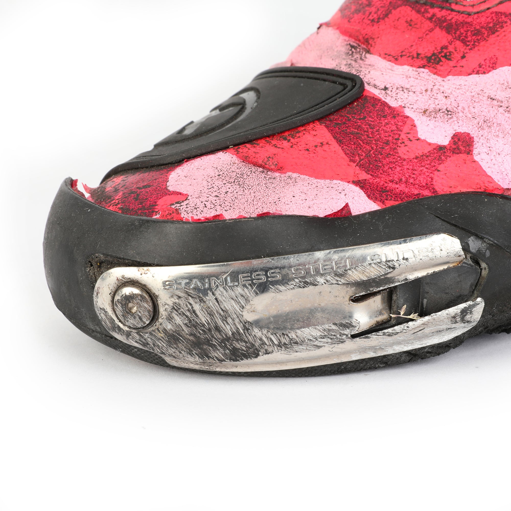 Alonso López Signed Race Used Left Boot – 2024 Austrian GP